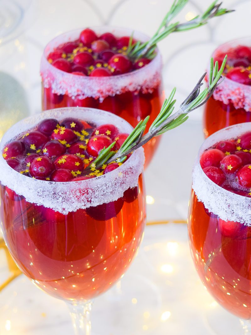 Delicious Holiday Cocktails to Make for Christmas