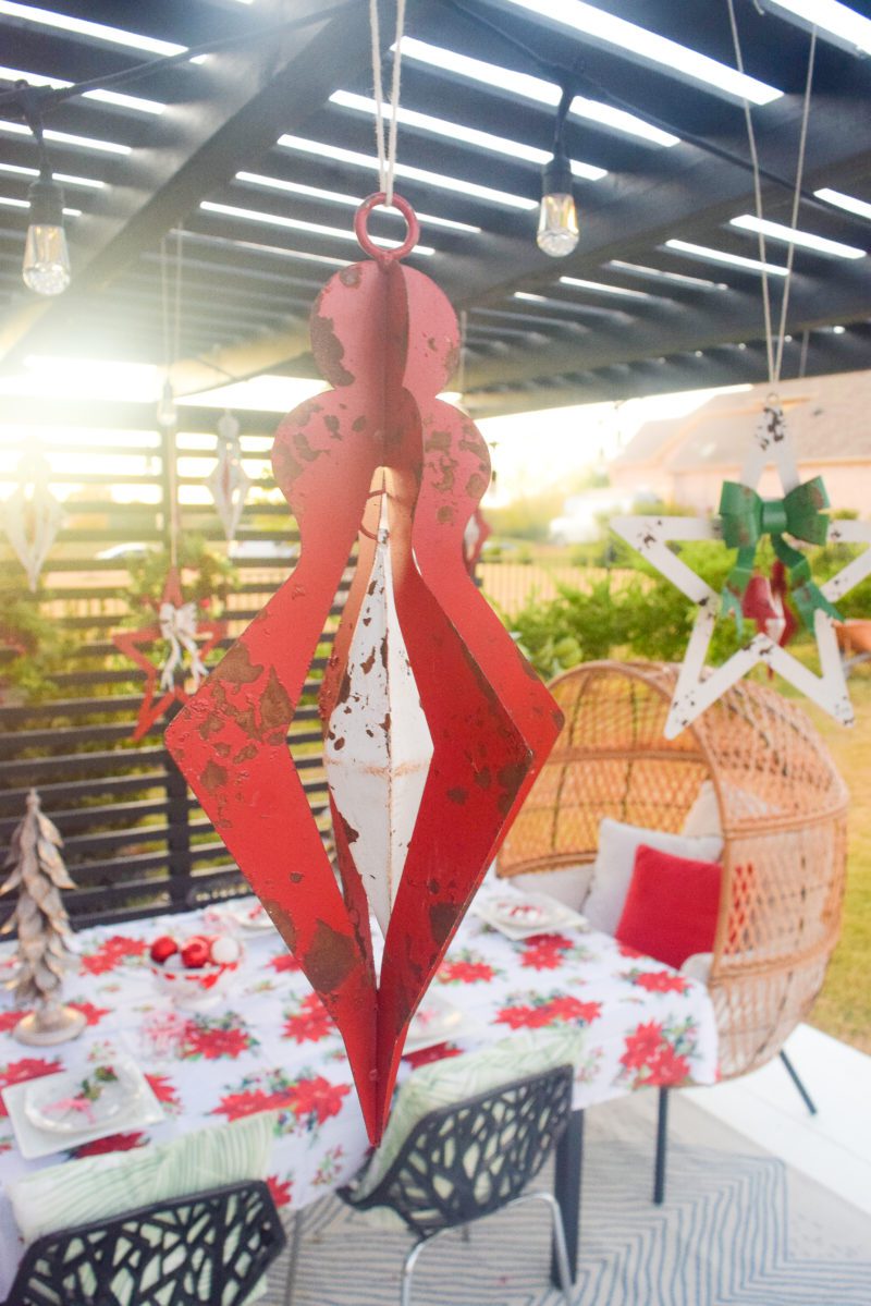 Cheerful Outdoor Christmas Table Decoration Ideas