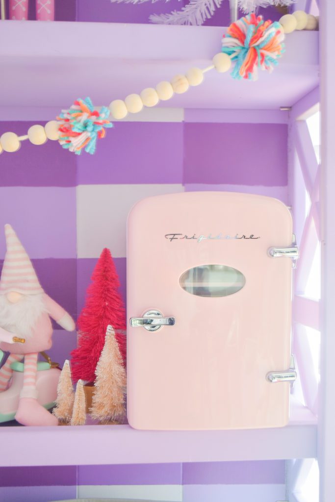 retro frigidaire refrigerator pink mini frig 